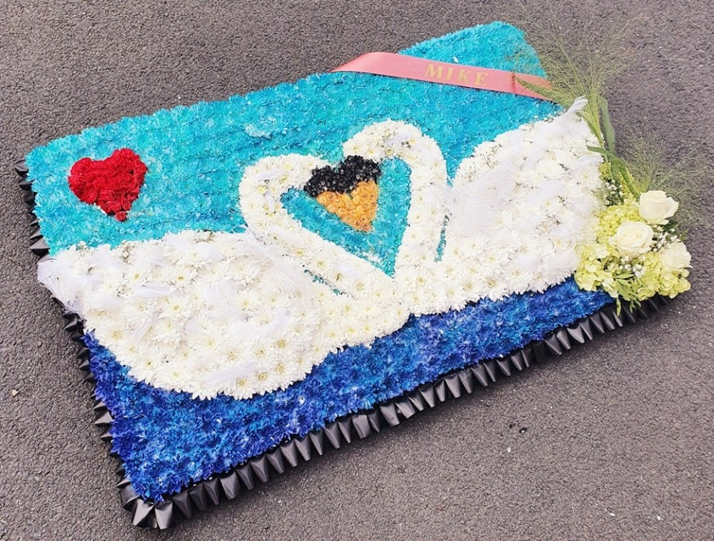 Kissing Swans Product Image